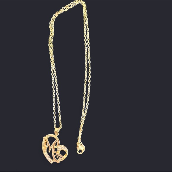 925 plated , gold color 'Mom' Heart Pendant Necklace - Picture 7 of 8